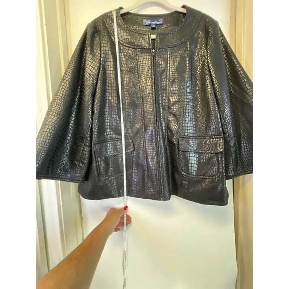 Susan Graver Womens Small Black Style Blazer short Faux Leather Business Casual - Picture 9 of 11